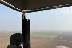 Suchend in Schwebefahrt