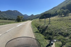 Hochgebirgspass im Massiv des Bauges